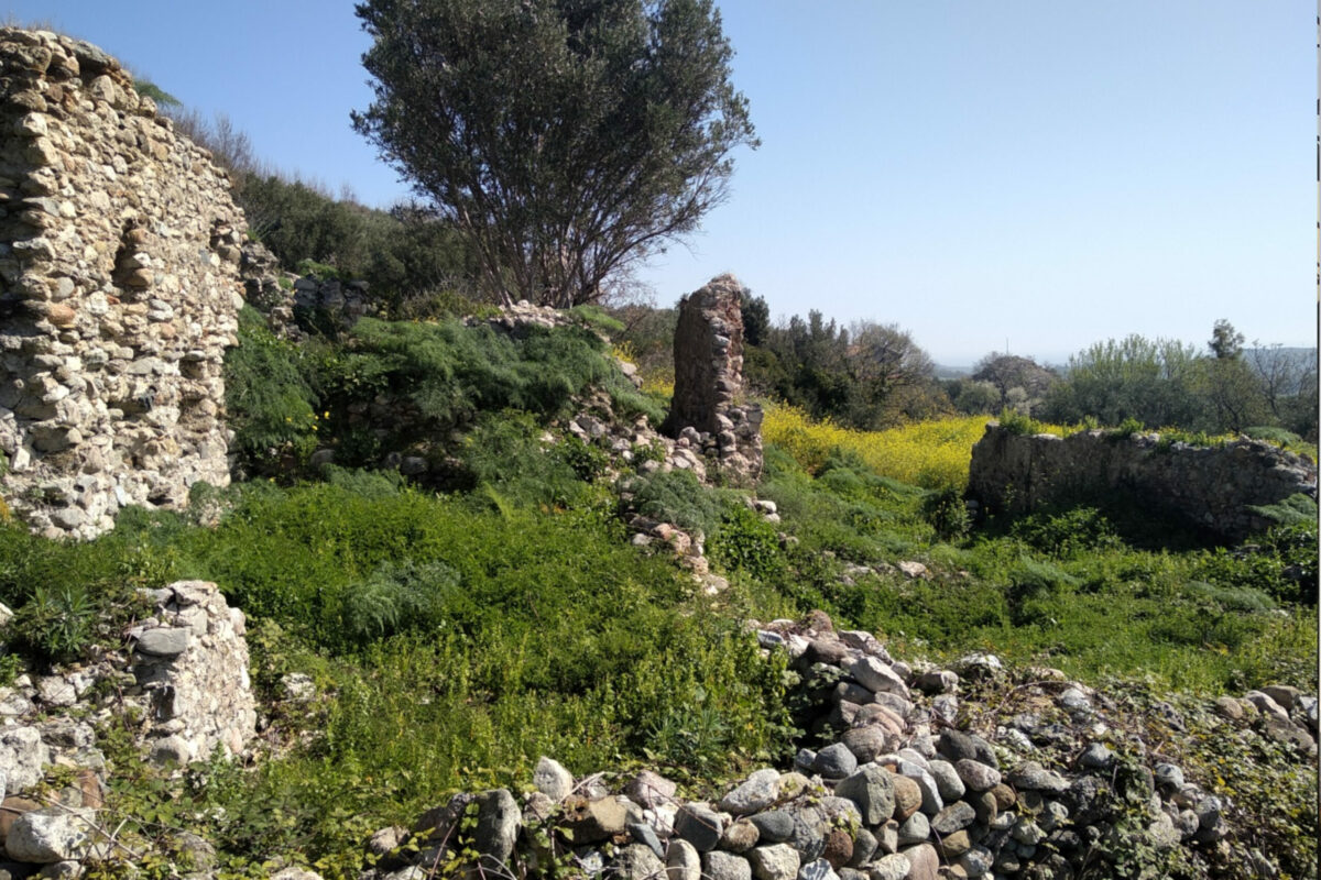 Particolare degli edifici del sito della Grecia sotto al castello di Simeri