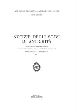 La foto mostra la copertina della rivista notizie degli scavi di antichità dove è pubblicato un articolo su Briatico