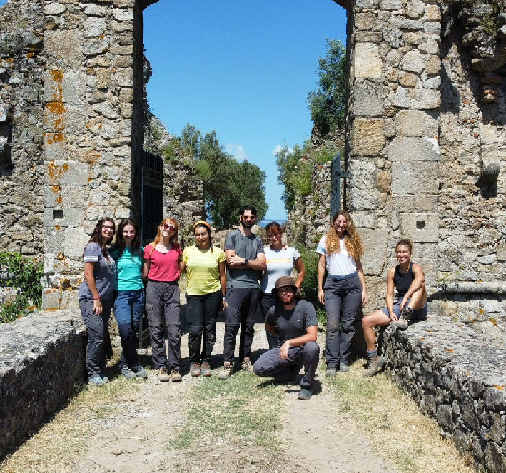 Foto della sezione dicono di noi che mostra il gruppo di lavoro